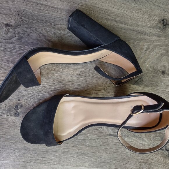 Black block heeled, ankle strap, open toe sandal - Picture 2 of 3